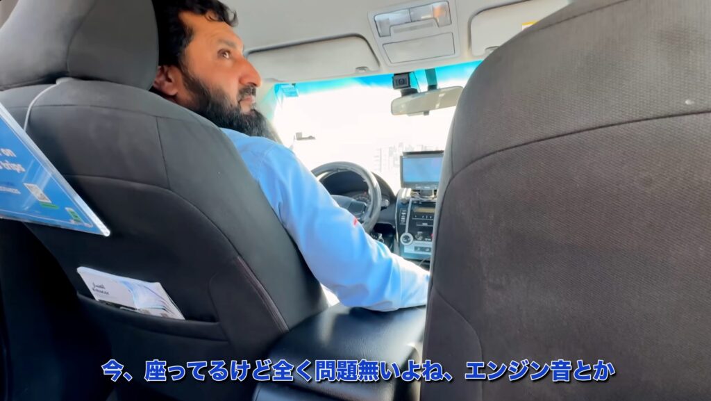 ドバイで乗車した98万km超のトヨタ・カムリタクシー。パキスタン人ドライバーのYouTube動画スクリーンショット